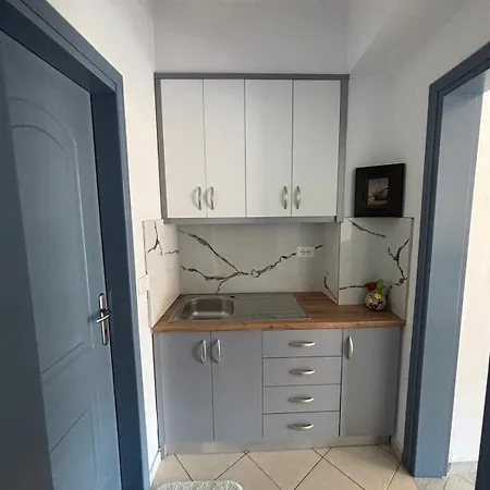 Apartment View Qeparo