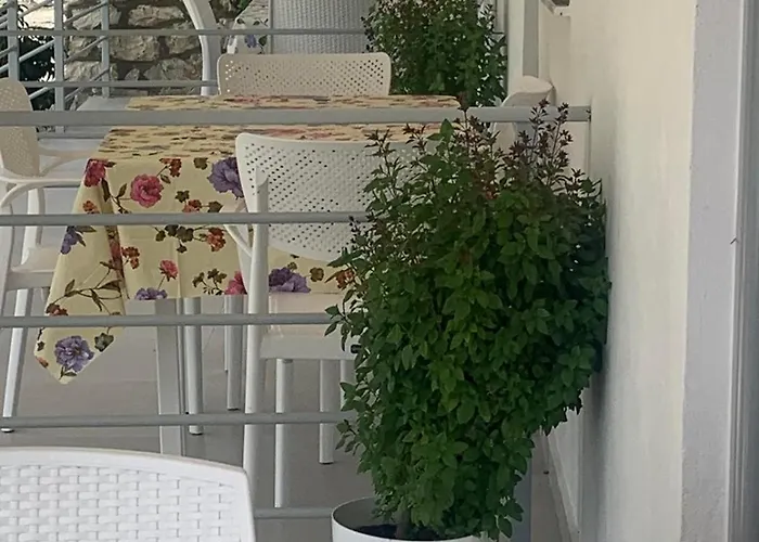 Appartement View Qeparo